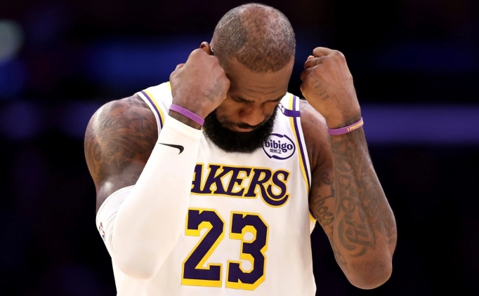 Scott: 'LeBron James, Lakers heykelini hen�z hak etmiyor'
