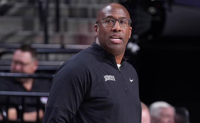 Knicks, Mike Brown'n 'ampiyonluk DNA'sna' gveniyor