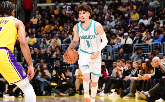 LaMelo, Hornets'�n zorluklar�na ra�men kazanma aray���nda