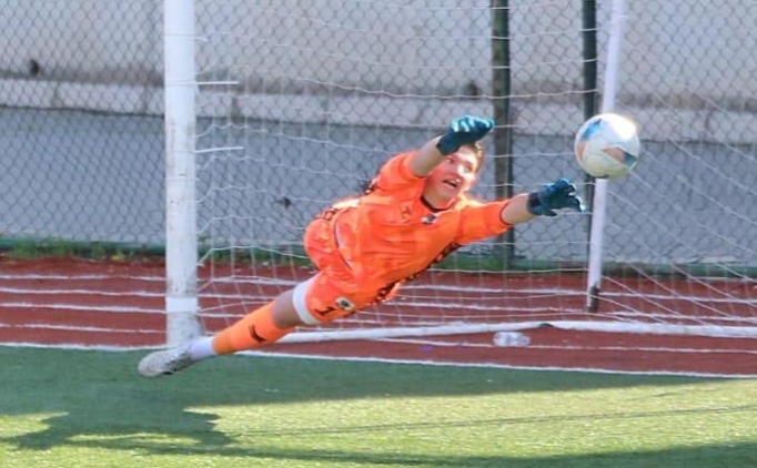 Menemenli kaleci Alp'i Beşiktaş denedi