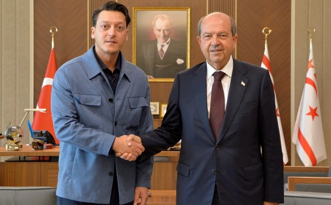 Mesut �zil'den FIFA ve UEFA'ya KKTC �a�r�s�!