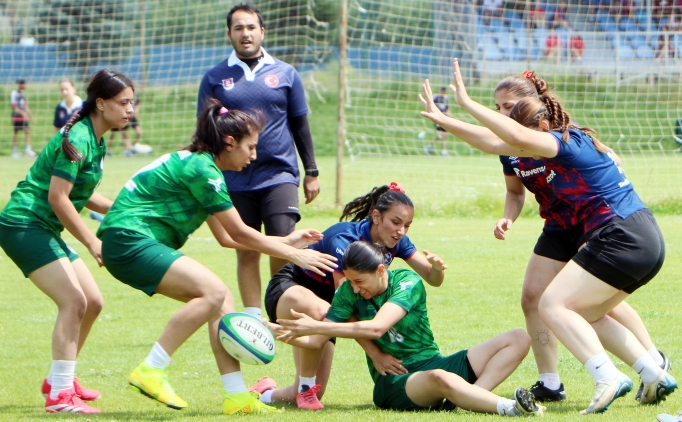 Ragbiciler İzmir bileti için sahada ter döktü