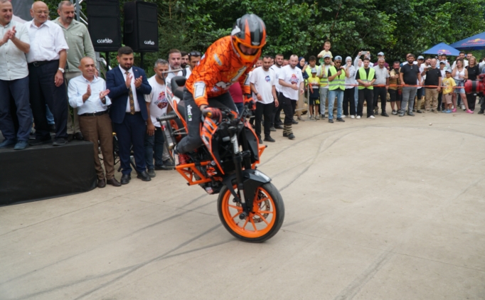 Rize'de motosiklet �ov hayran b�rakt�