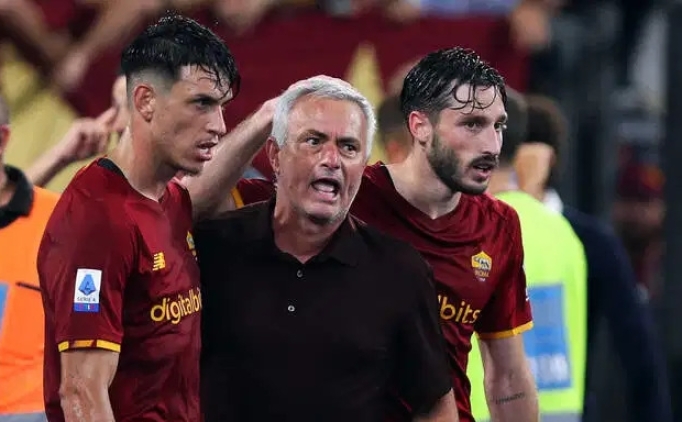 'Mourinho bana sakatlk numaras yap dedi'