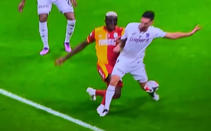 Galatasaray penalt� bekledi