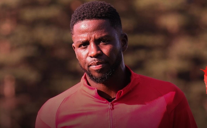 �stanbul'da Papy Djilobodji'e bir ki�i AVM'de silah �ekti!