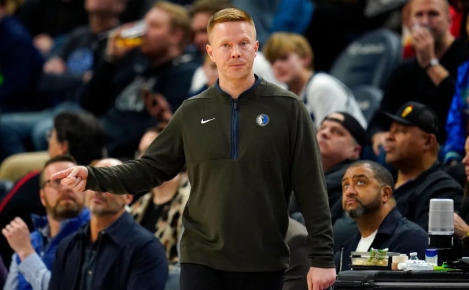 Sean Sweeney, Mavs'den ayrlp Spurs'e katld