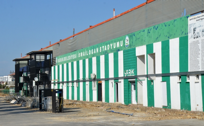 Serik Stadyumu'nda tadilat �al��mas� durdu