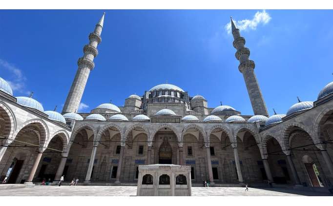 Ruj Sürmek Orucu Bozar mı? Diyanet açıkladı
