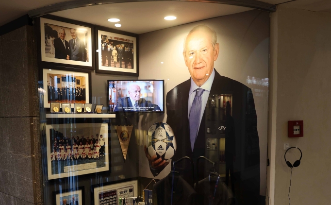 TFF M�zesi'nde �enes Erzik K��esi a��ld�