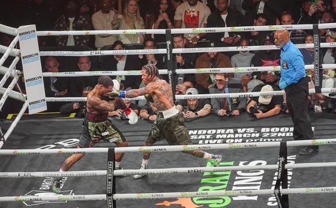 Gervonta Davis, tart��mal� karar�n damga vurdu�u ma�ta �nvan�n� korudu