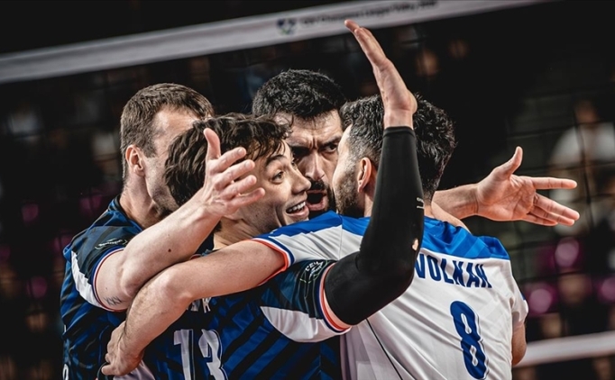 Halkbank Erkek Voleybol Tak�m�'nda sezon sonunda ayr�l�klar dikkat �ekiyor
