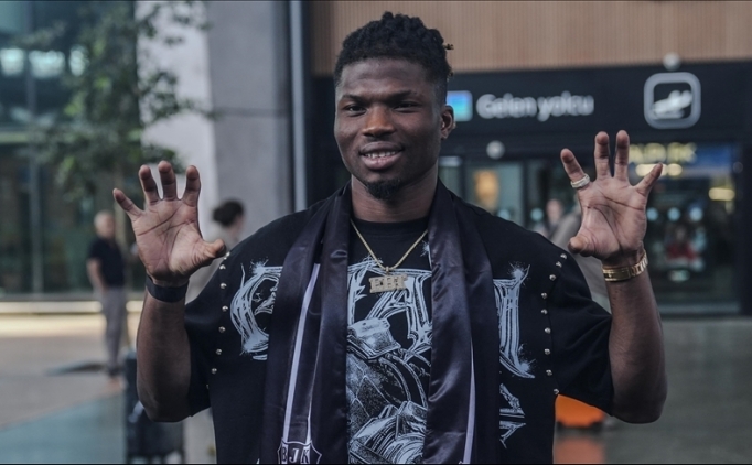 Sporx: El Bilal Toure: "Beşiktaş'ta bulunmak bir onur"
