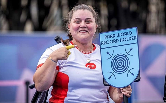 �znur C�re Girdi'den G�ney Kore'de 3. madalya!