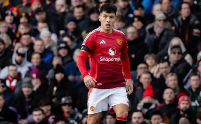 Manchester United'da Lisandro Martinez sezonu kapatt