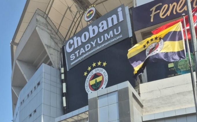 Fenerbahçe'nin yeni sponsoru Chobani'nin tabelaları stada asıldı