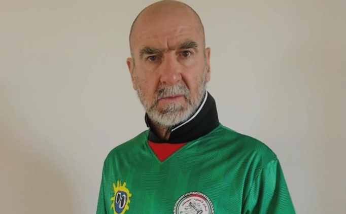 Eric Cantona'dan Filistin'e destek formas
