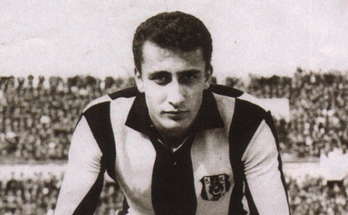 Beşiktaş'ın eski futbolcularından Yusuf Tunaoğlu, kabri başında anıldı