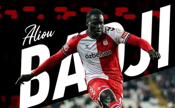 Sivasspor'da Aliou Badji ile yollar ayrıldı