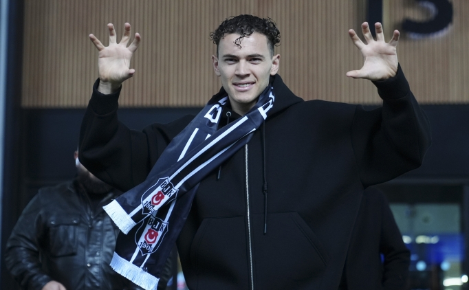 Asllani, Be�ikta� i�in �stanbul'da