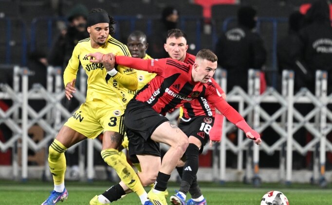 Archie Brown, ligde 3 ay sonra sahada!