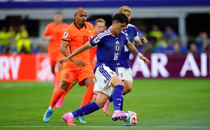 Hollanda iki kez �ne ge�ti, Japonya pes etmedi