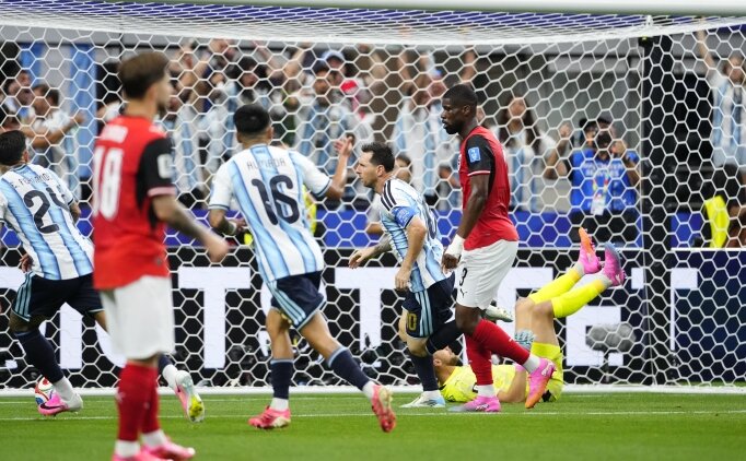 Messi tarihe ge�ti; Arjantin son 32