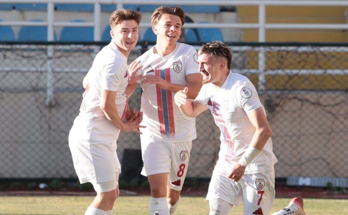 Alt�nordu gurbette ��k�� ar�yor