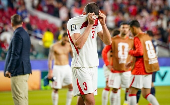 Milli futbolcular y�k�ld�