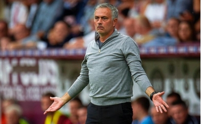 Oyuncularına parkta antrenman yaptıran Mourinho'dan açıklama
