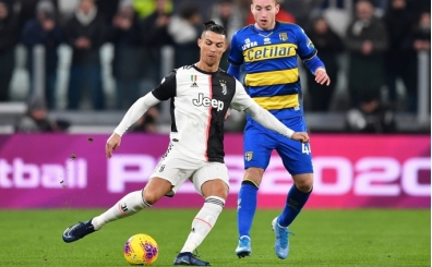Ronaldo Juve'yi taşımaya devam ediyor