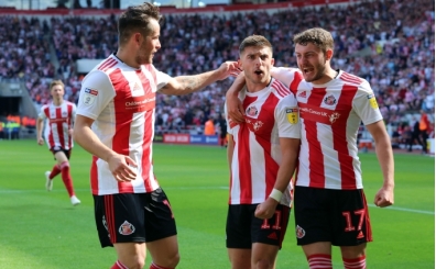 Sunderland oyuncularını ücretsiz izne gönderdi
