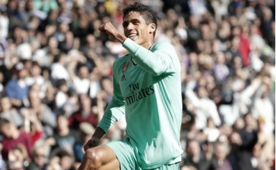 MANU, Varane transferini açıkladı