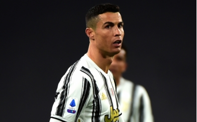 Cristiano Ronaldo, bu kez formasını fırlattı