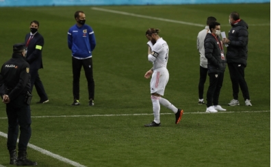 İspanyollar 6 günde iki kupadan elenen Real Madrid'i tartışıyor