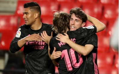 Real Madrid şampiyonluk ipini bırakmadı