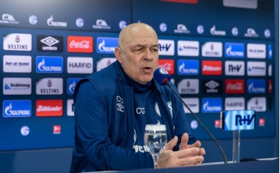 Schalke'de teknik adam ve sportif menajerin görevine son verildi