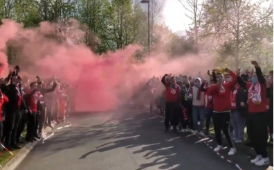Lille taraftarından, Burak Yılmaz'a büyük destek