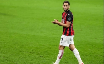 Hakan Çalhanoğlu: 'Milan'da çok mutluyum'