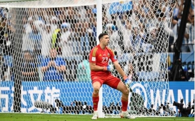 IFAB'tan yeni kural! Kaleciler artk bunu yapamayacak!