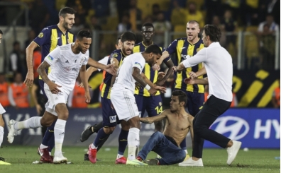 Beiktal futbolculara tekme atan saldrgana 1 yl 8 ay hapis