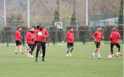 Karagmrk'te, stanbulspor mesaisi sryor