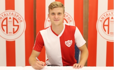 Antalyaspor bir transferi daha aklad
