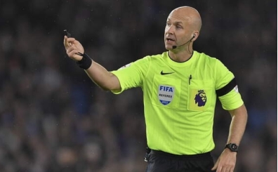 Roma taraftarları hakem Anthony Taylor'a saldırdı