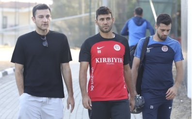 Antalyaspor, drt futbolcusuyla szleme uzatt