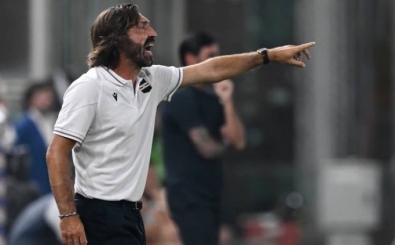 Andre Pirlo iin ayrlk anlar alyor
