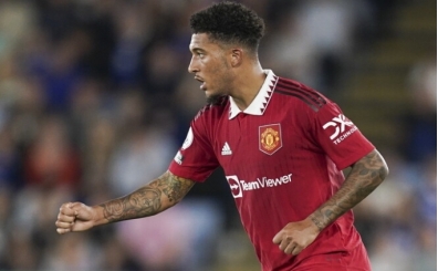 Manchester United sezonu galibiyetle kapatt