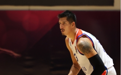 Anadolu Efes oyuncular, EuroLeague'de ampiyonluk hedefliyor