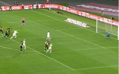 Galatasaray'n penalts iin OLAY yorum!