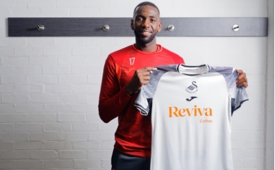 Yannick Bolasie, İngiltere'ye geri döndü